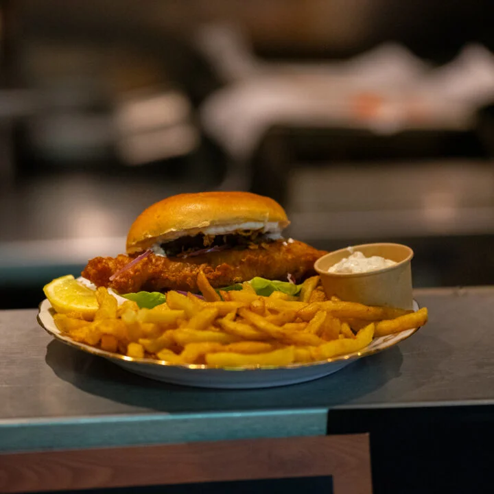 burger de poisson blanc, fish à papa disponible livraison snack-liv