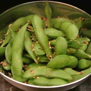 Fèves d'édamamé au sel de nori  ..( en restaurant 6,50€ et avec snack-liv :