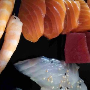 Assortiment Sashimi ..( en restaurant 20€ et avec snack-liv :