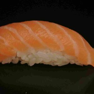 Sushi Saumon 2 pièces  ..( en restaurant 4,50€ et avec snack-liv :
