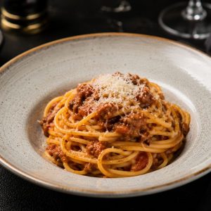 Spaghetti bolognaise & parmesan